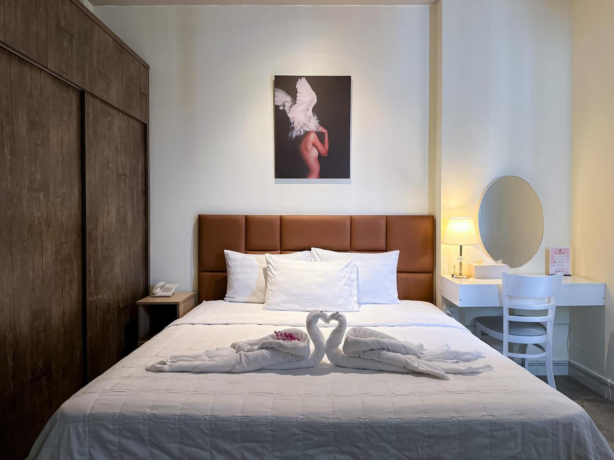Deluxe Room,1699296087:JPEG